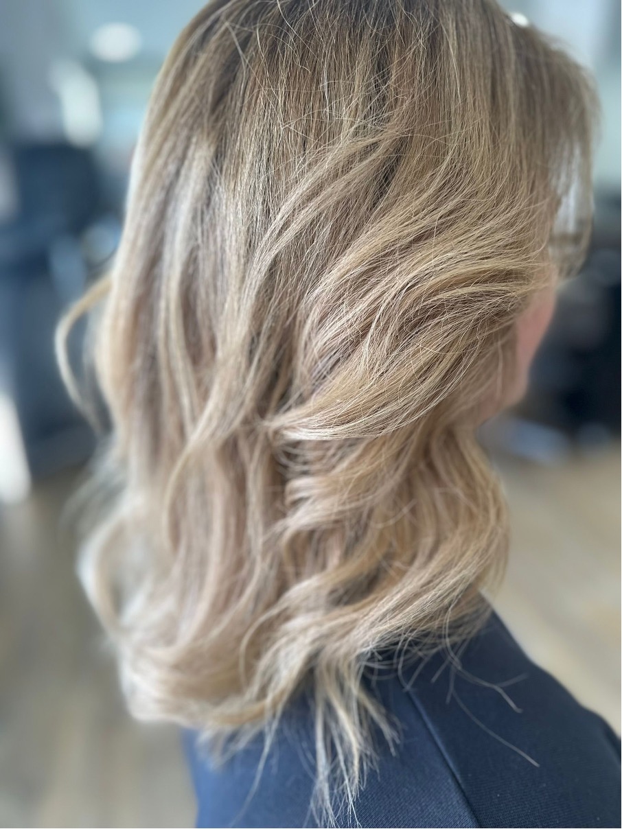 Salon de coiffure Mouans-Sartoux Salon de coiffure mouans sartoux Coiffeur mouans sartoux Coupe brushing Balayage Hombré Coloration Blonde Plascassier